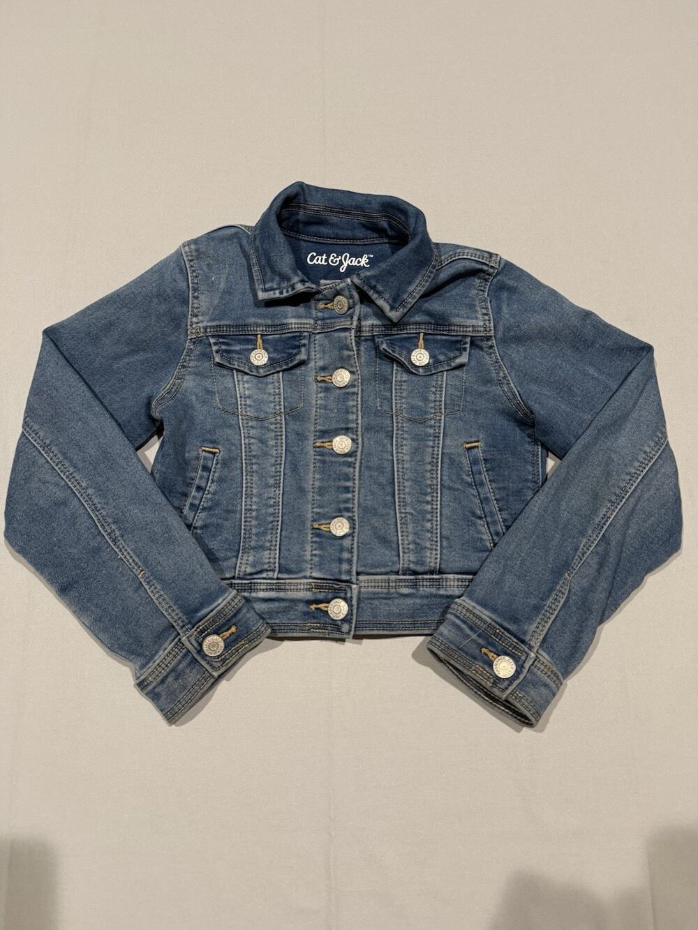 Cat & Jack Girls Blue Denim Jacket S (6/6X) Button Front Pockets Short